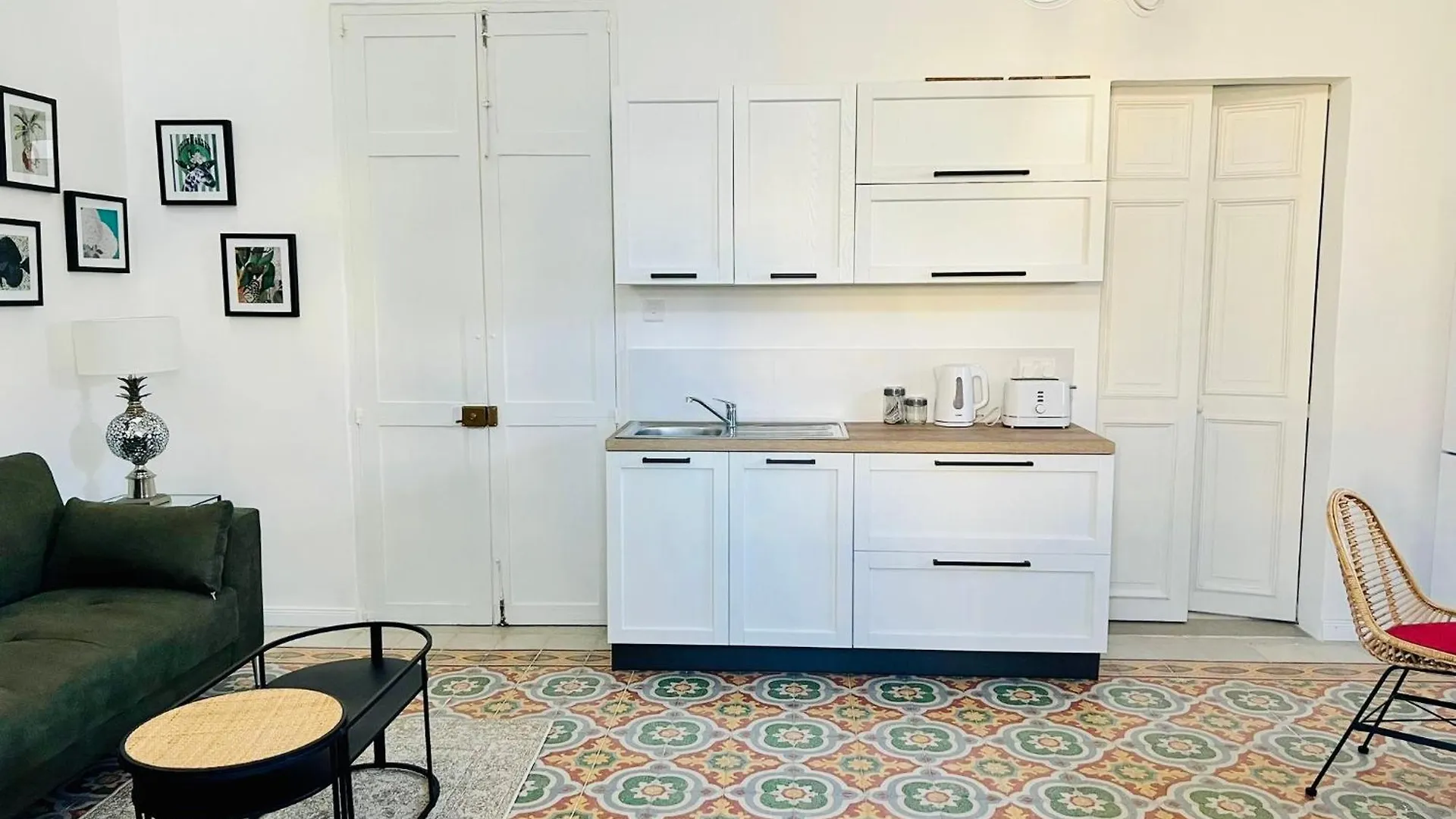 Stylish Boutique Duplex Apartment Home - Green - 2 Large Double Bedrooms With Ensuite Bathrooms Msida 0*,  Malta